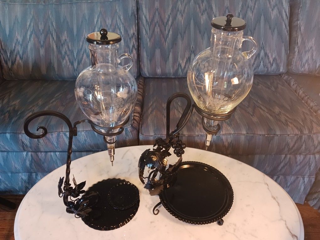 VERY Unique Looking Set OF Australian Wine Aerator DISPENSER ETCHED GLASS A GRAPES