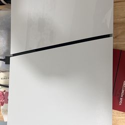 PS5 , 1TB   “Like New”