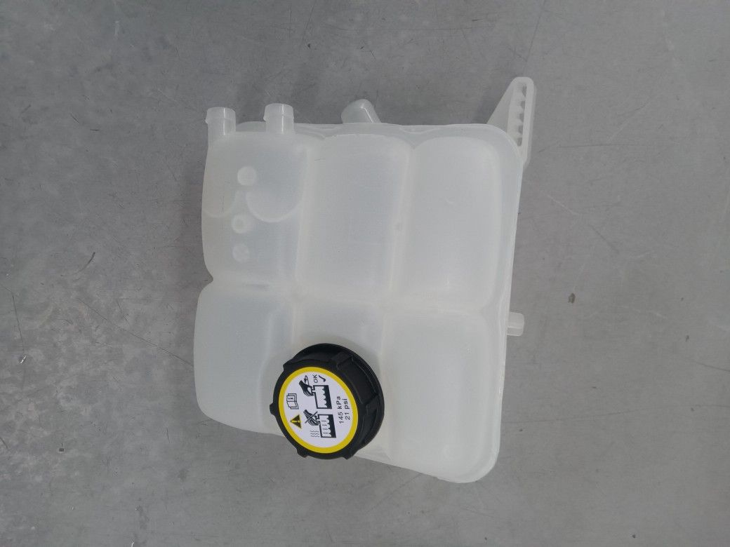 Radiator Bottle For Hyundai Accent 25$