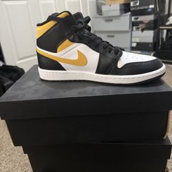 Jordan 1 Mid “Pollen”