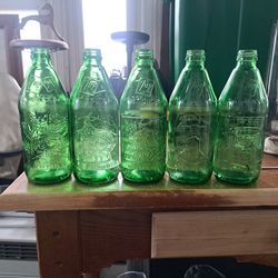 Vintage 7-up bottles