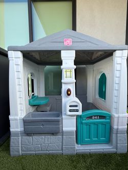 Step2 Neat & Tidy cottage play house