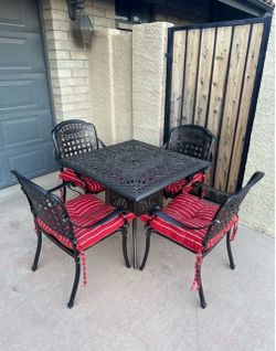 Patio set. Outdoor furniture. Table and chairs. Excellent condition.