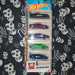 Hot wheels 🔥 HW MOTOR SHOW (FERRARI) Included in pack