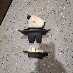 2016-2022 Toyota Prius Tailgate Liftgate Back Door Lock Latch Actuator