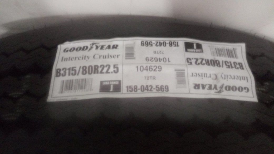 Goodyear tire b315/80r22.5