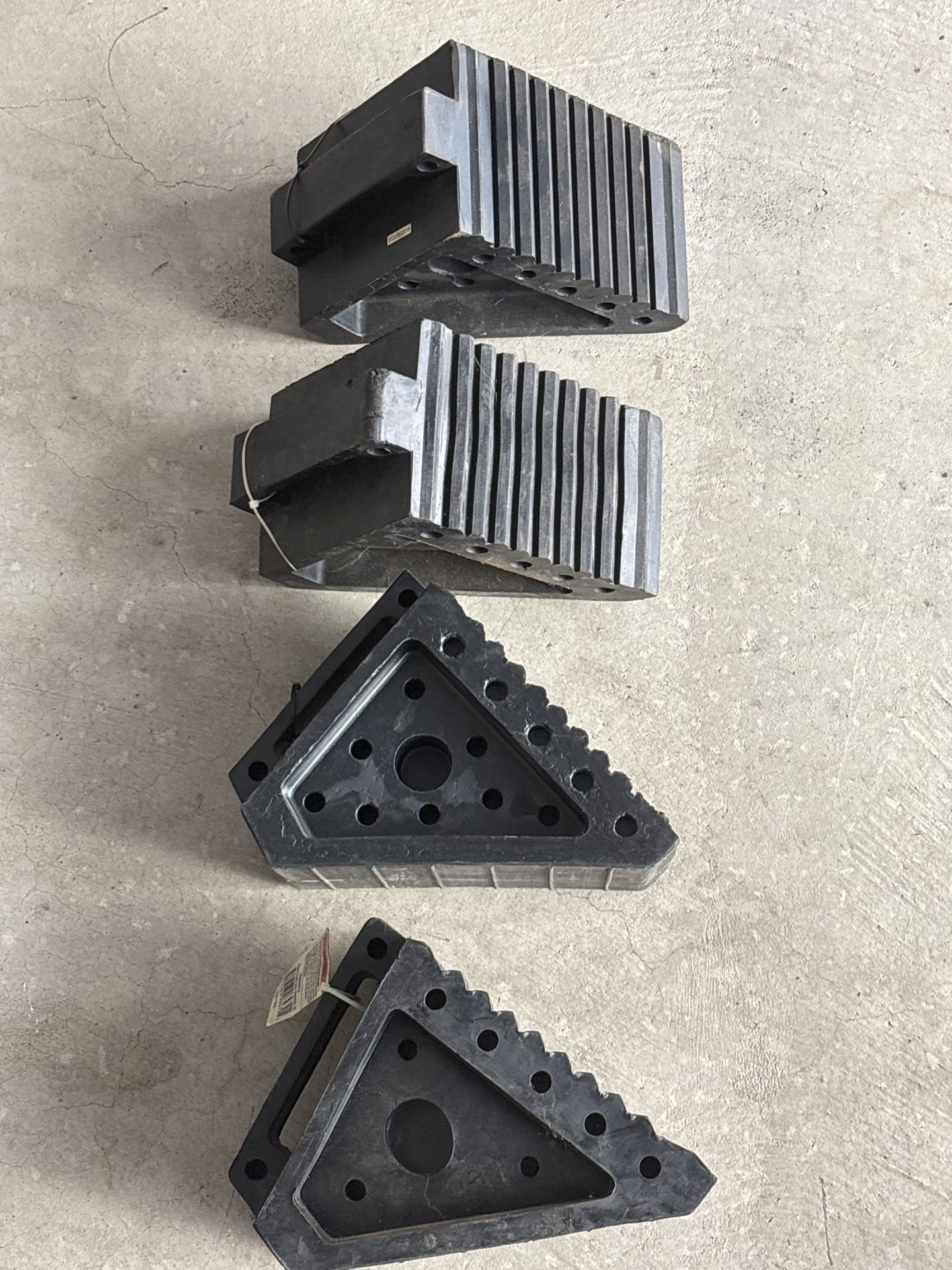 Rubber Wheel Chocks / Stopper