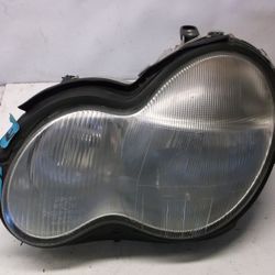 AK60806 01-04 MERCEDES-BENZ C240 LEFT SIDE HEADLIGHT HEADLAMP A(contact info removed) OEM