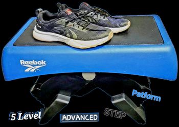 Reebok Professional Aerobic Step Platform 5 Level Adjustable Blue Stepper Bench