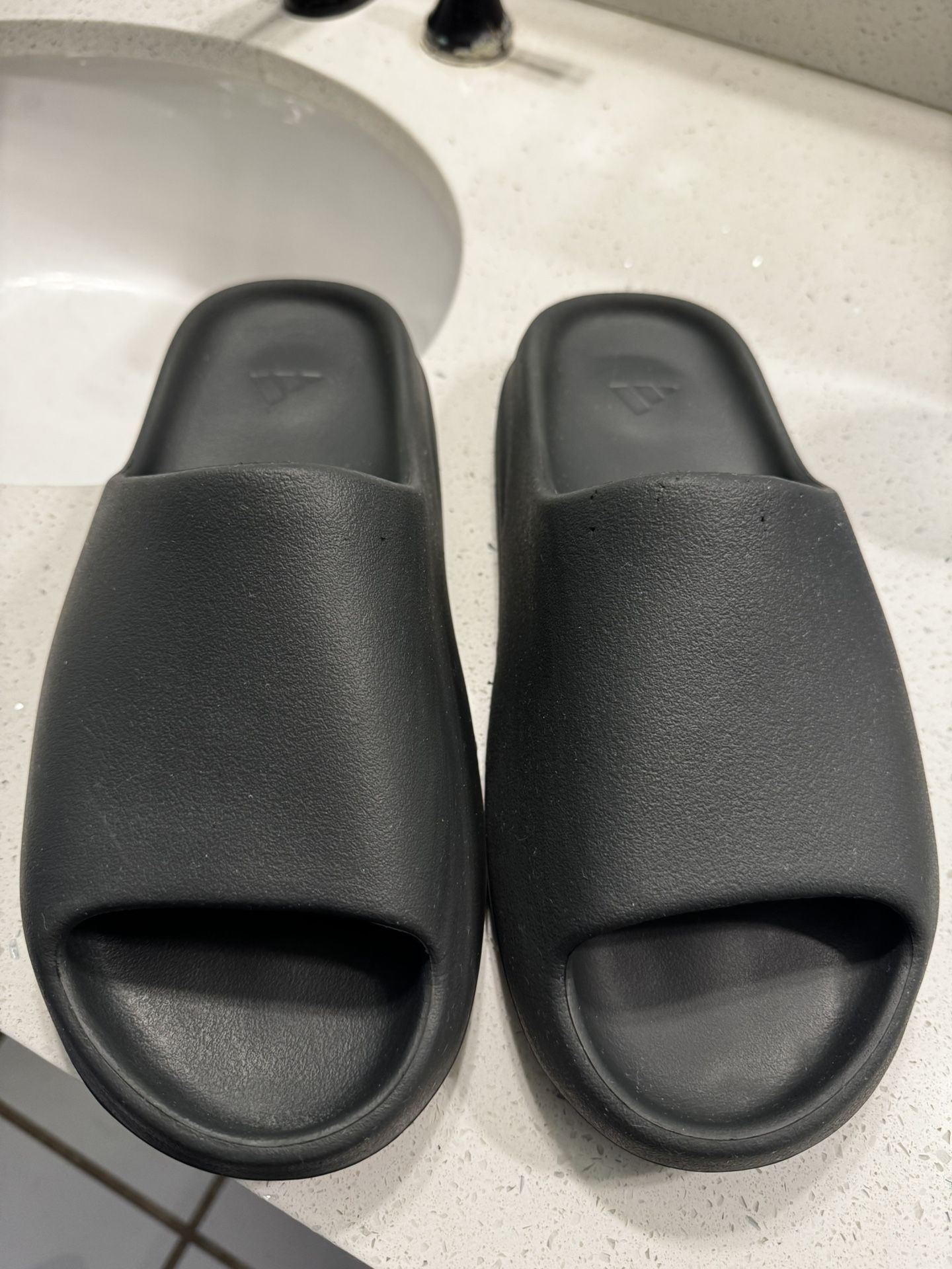 Adidas Yeezy Slide Onyx Size 11/12 