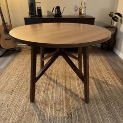 Beautiful Round Dining Table 