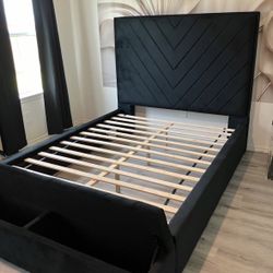 NEW IN BOX Black  Platform Storage Queen Size Bed Frame 