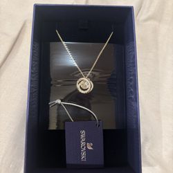 swarovski necklce 