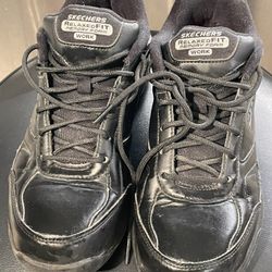 Sketchers Work Shoes Non Slip Relaxed fit memory foam work shoes excellent condition