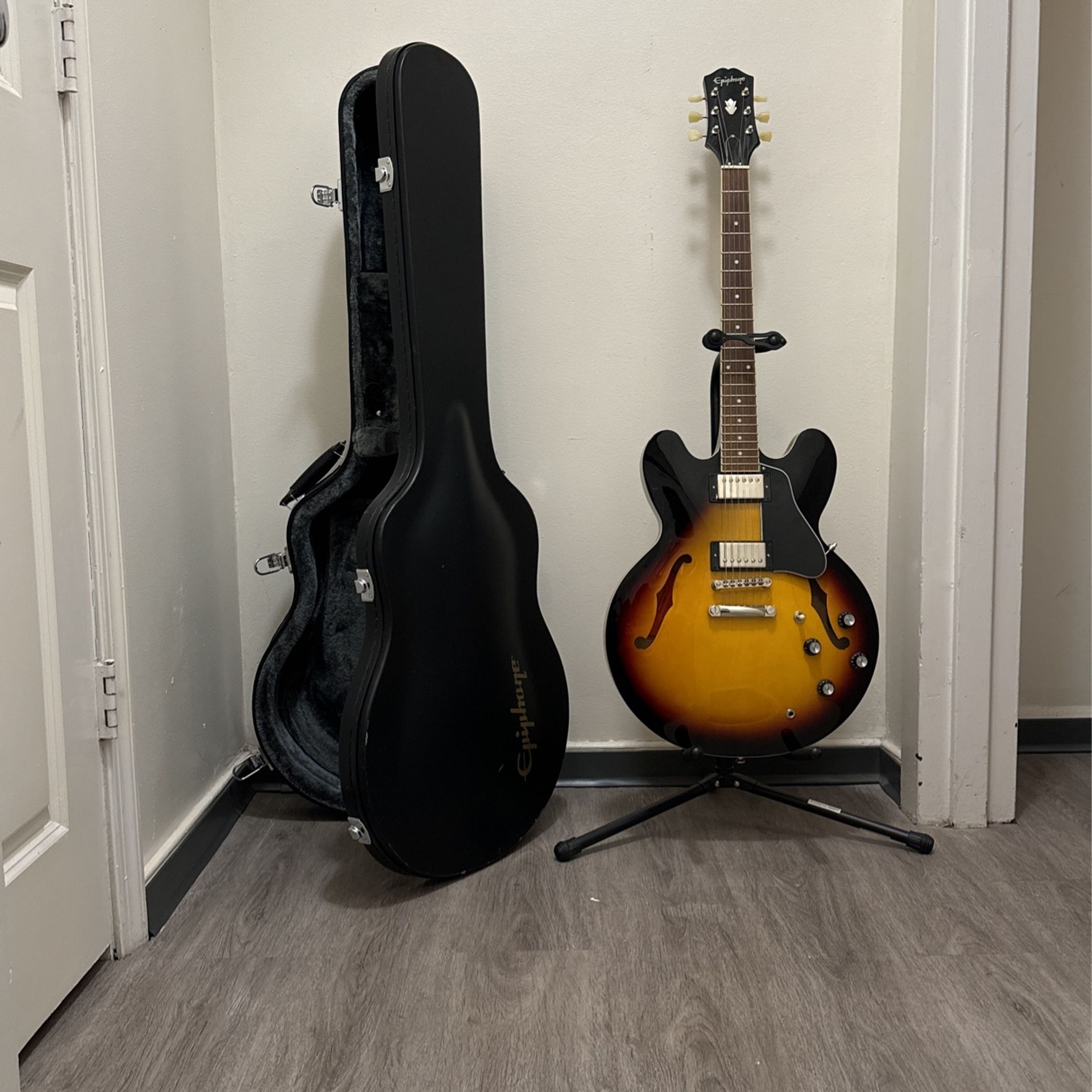 Epiphone ES-335 Vintage Sunburst with Epiphone E519 Hollowbody Guitar Case