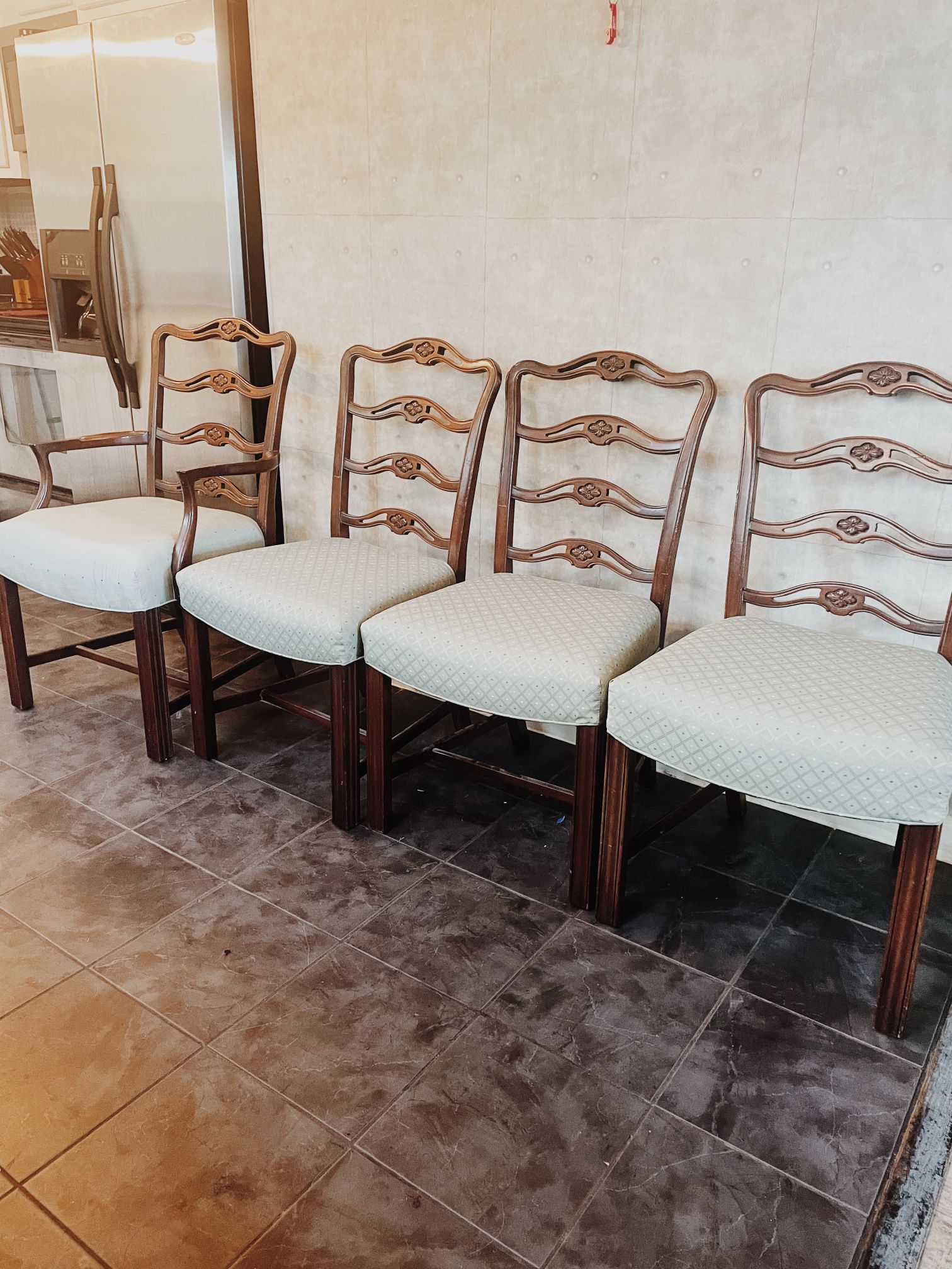 FREE DELIVERY! Set Of 4 Antique Wooden Chairs 