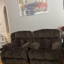 Comfortable and Cozy Power Recliner Chairs 