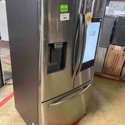 SAMSUNG RF27TSR Family Hub 26.5-cu ft Refrigerator