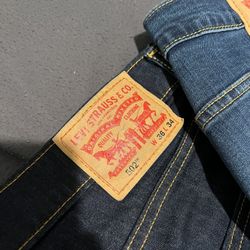 Levi’s 502 Jeans 