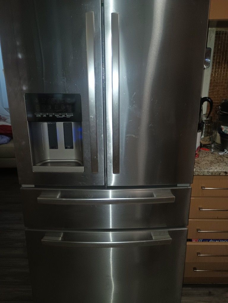 REFRIGERATOR WHIRLPOOL
