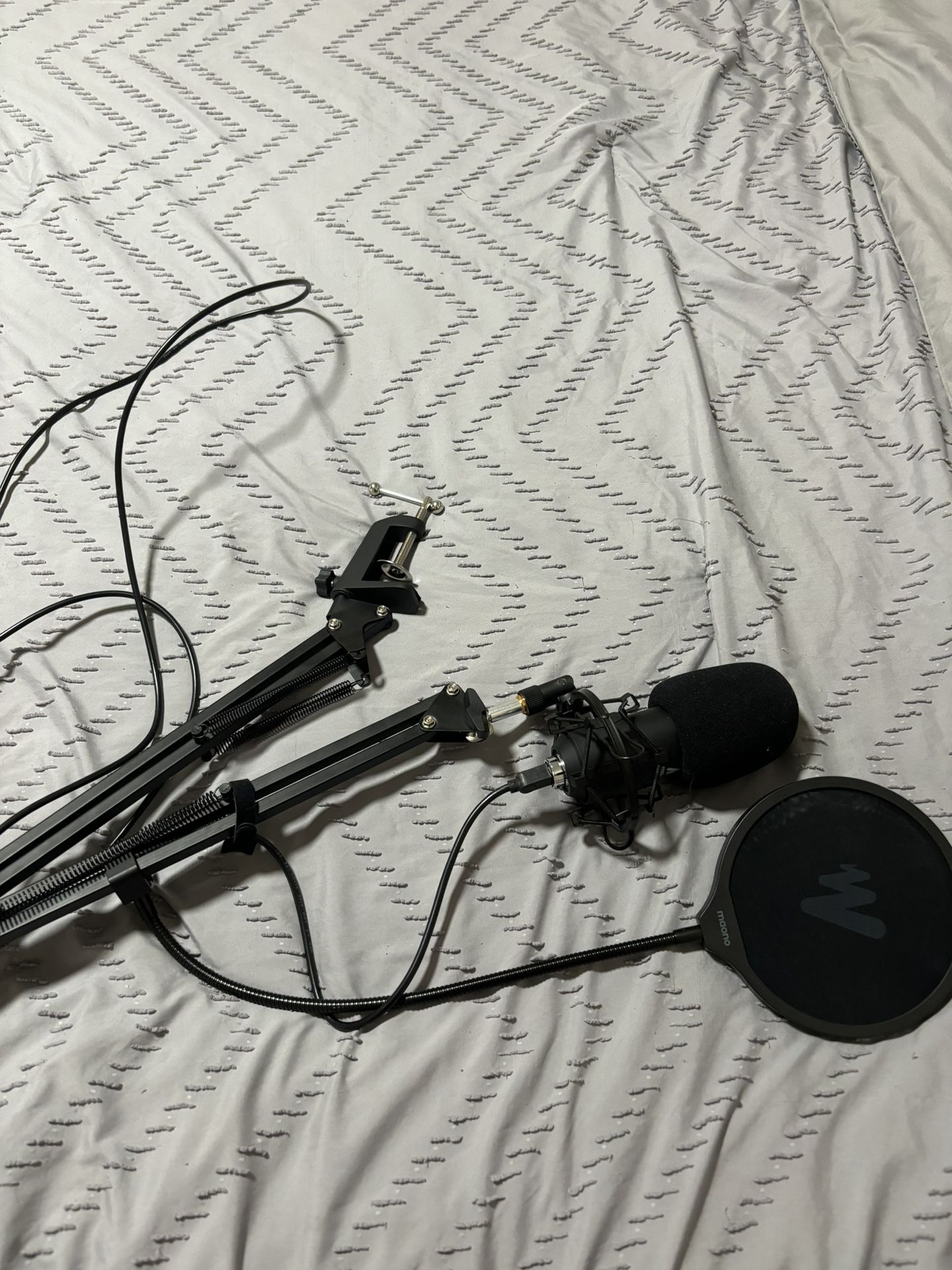 Maono Boom Mic