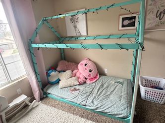 Toddler House Bed