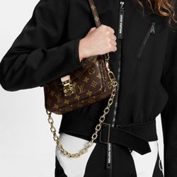 LOUIS VUITTON Pochette Metis East West Classic Old Flower Detachable Shoulder Strap(794)67
