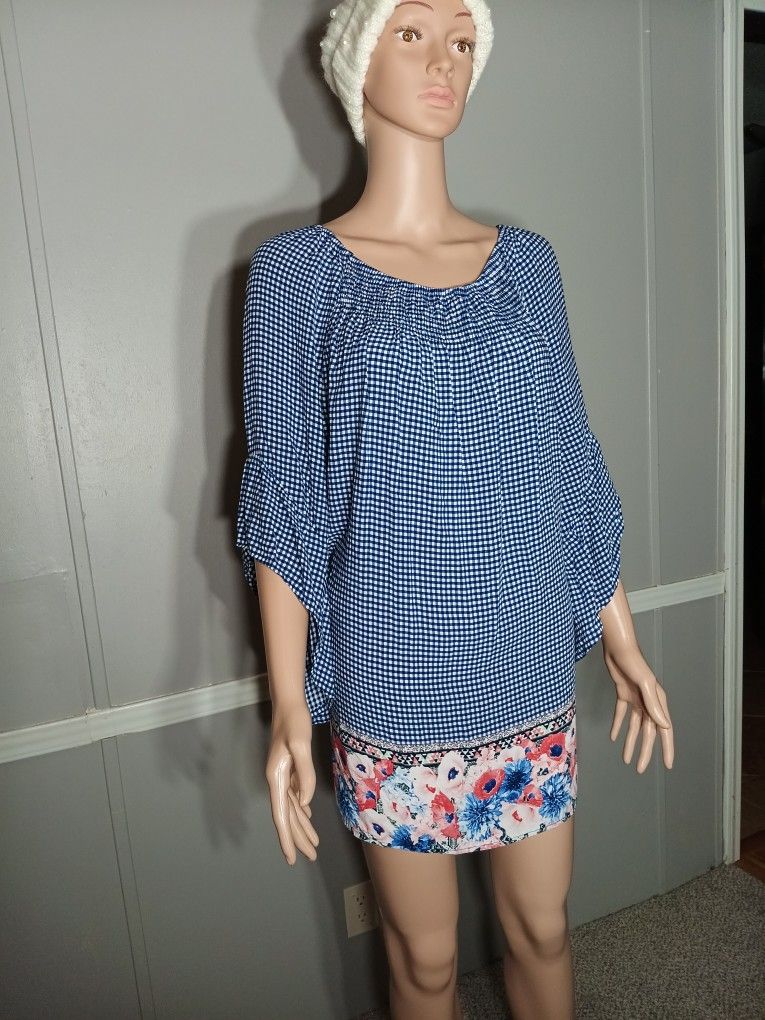 Size 1X tunic blouse.