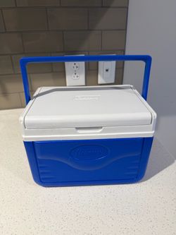 Coleman Blue Flip Lid 5 QT Personal mini  cooler Lunch Box/Ice Chest-never used