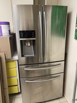 Samsung 25 cu ft 4-Door French Door Fridge – Stainless (RF25HMEDBSR)