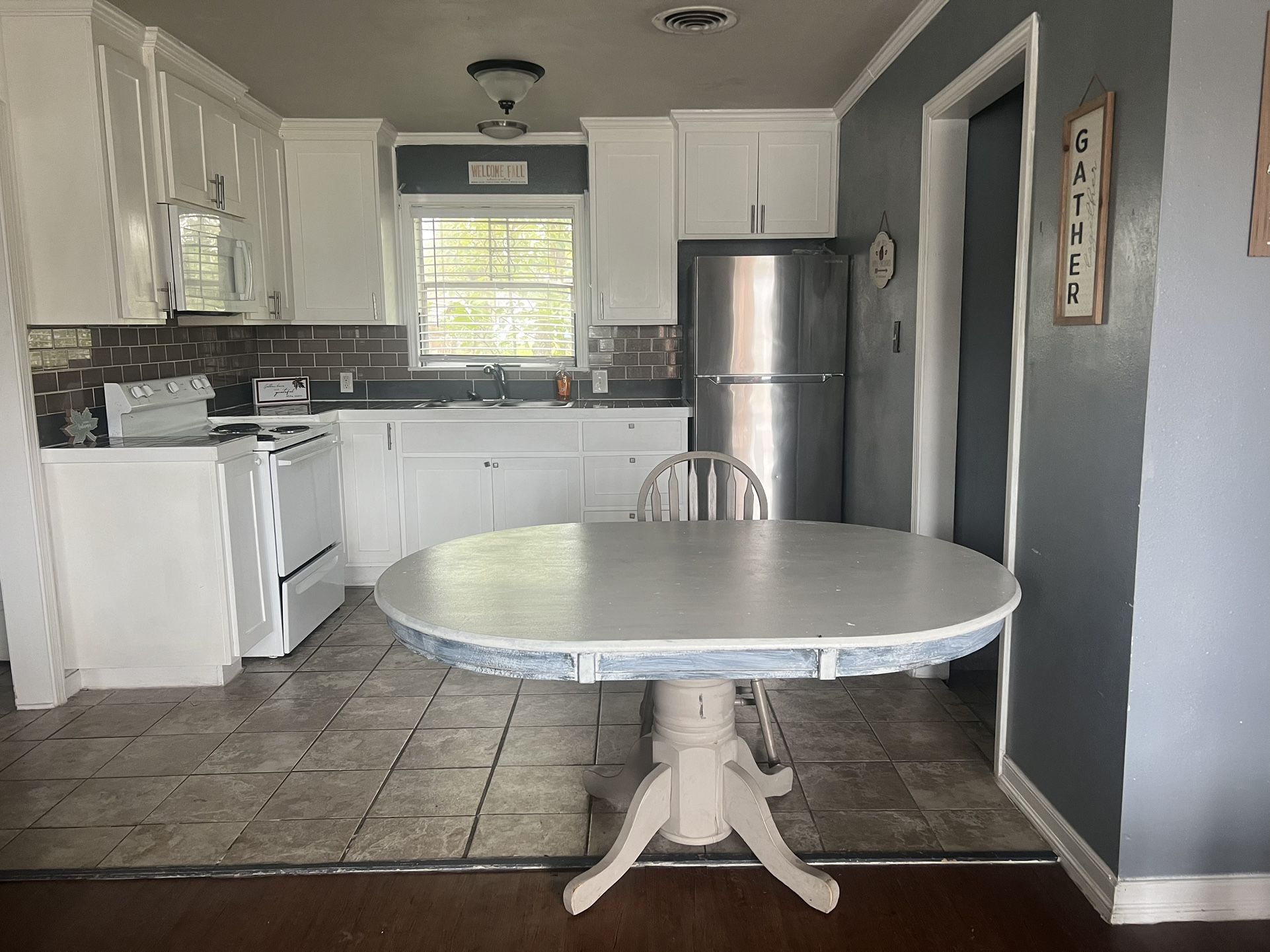 Farmhouse Table And 1 Chair