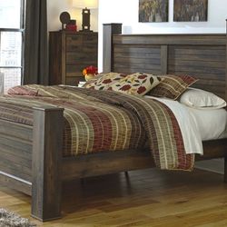 Ashley King Size Poster Bed Group