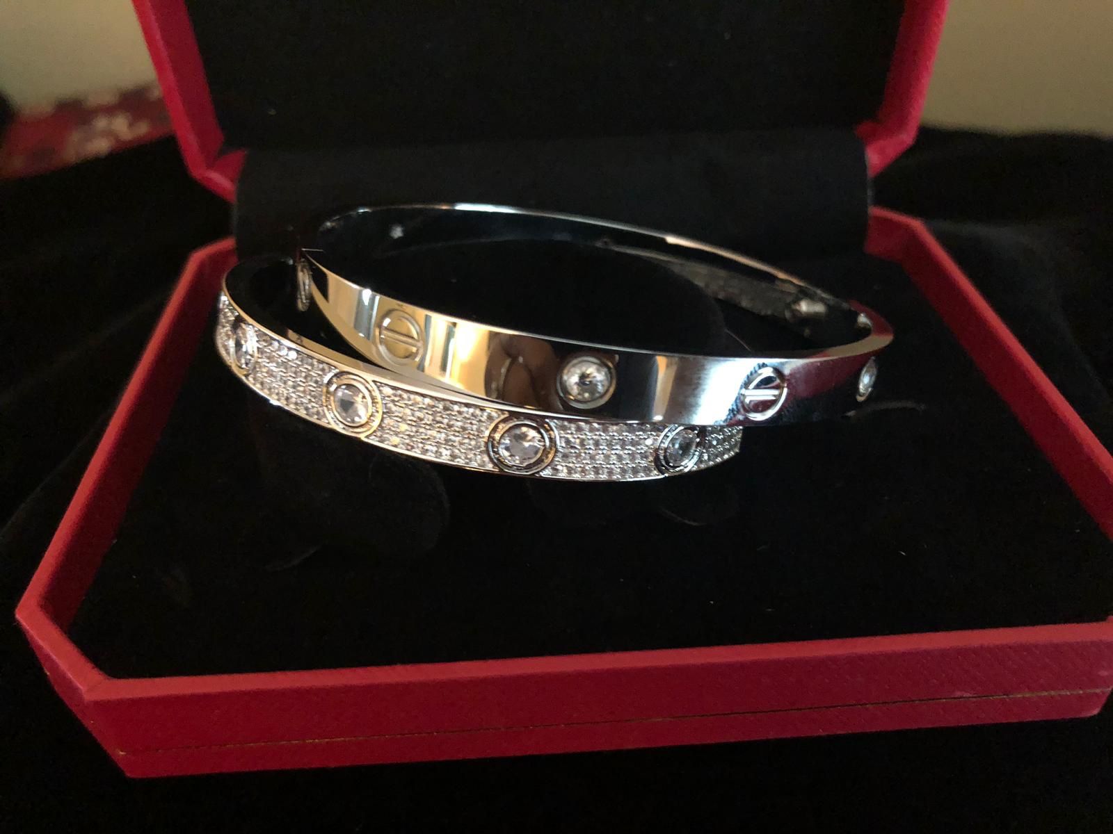 Cartier love Screw bracelet Full Paved bracelet in Gold