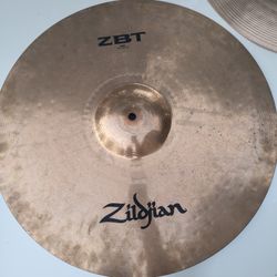 Zildjian ZBT 20" Ride Cymbal 
Excellent Condition