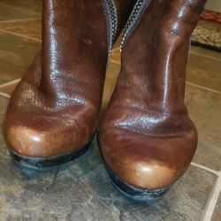 BCBGMAXAZRIA Boots 8.5 for Sale in Bothell WA OfferUp