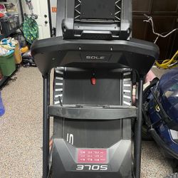 Sole F63 Treadmill 
