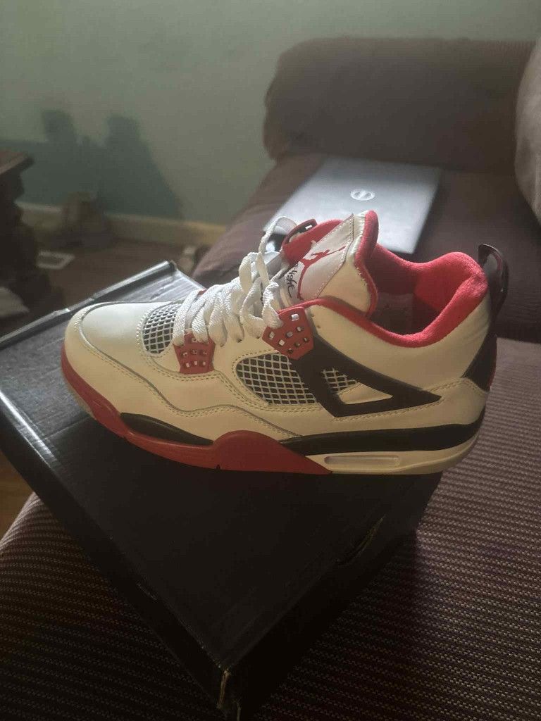 Jordan 4s Og Fire Reds