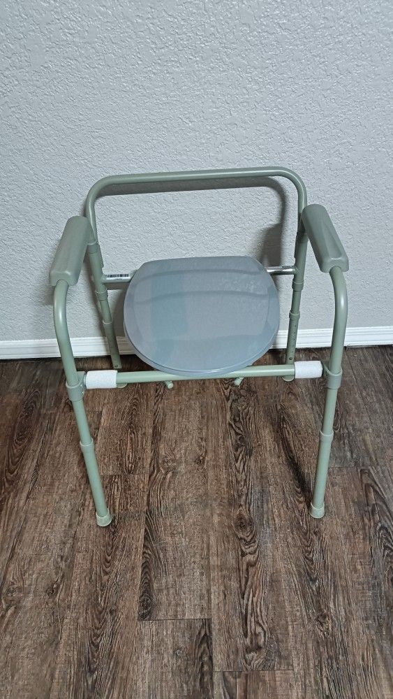 Adjustable Hight Toilet Chair