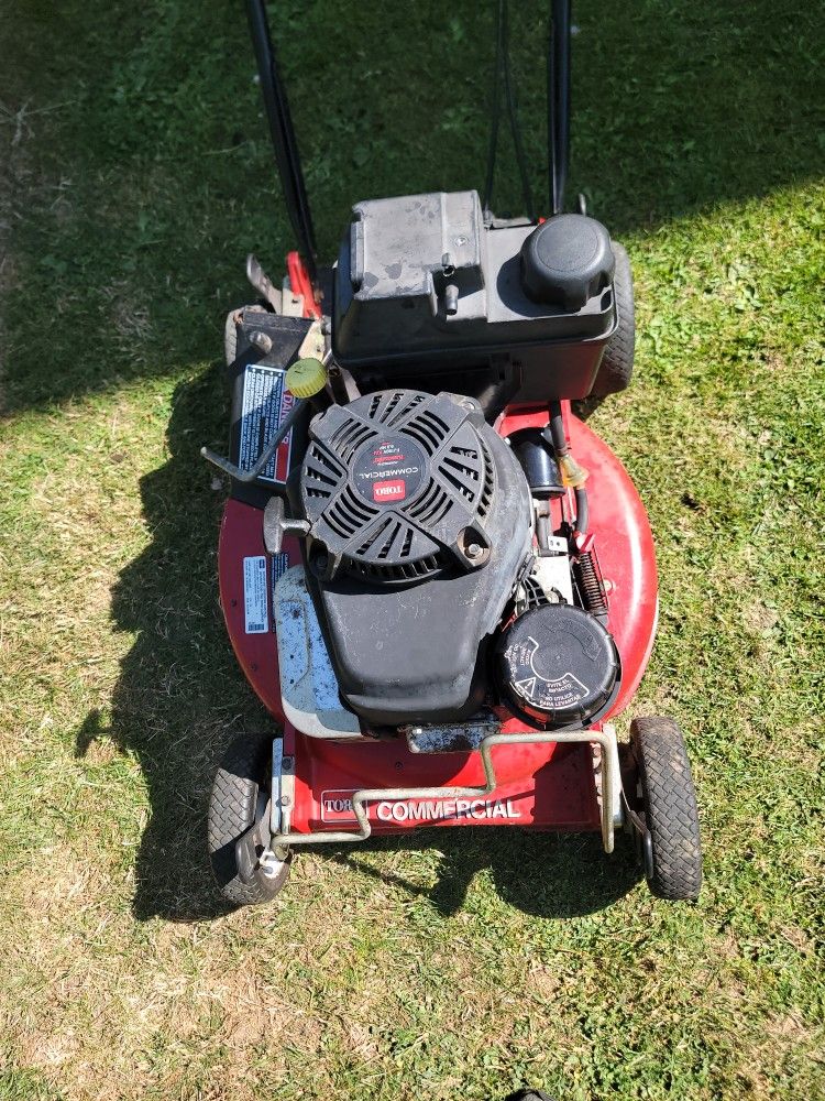 Toro commercial lawn mower with self propelled 