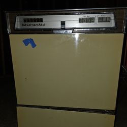 Vintage 1968-70 Harvest Gold KitchenAid Dishwasher
