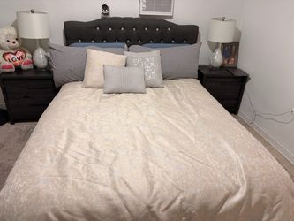 Queen bedroom