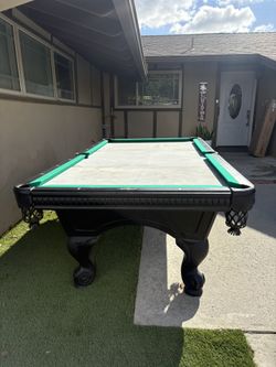 Pool Table 8ft ( Free Delivery & Set Up & New Color Felt Of Your Choice ) 