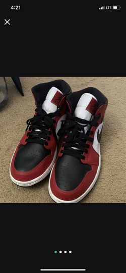 Size 10.5 Mids 9/10 Great Condition !