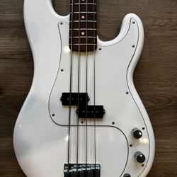 Fender Player Precision Bass  - Polar White