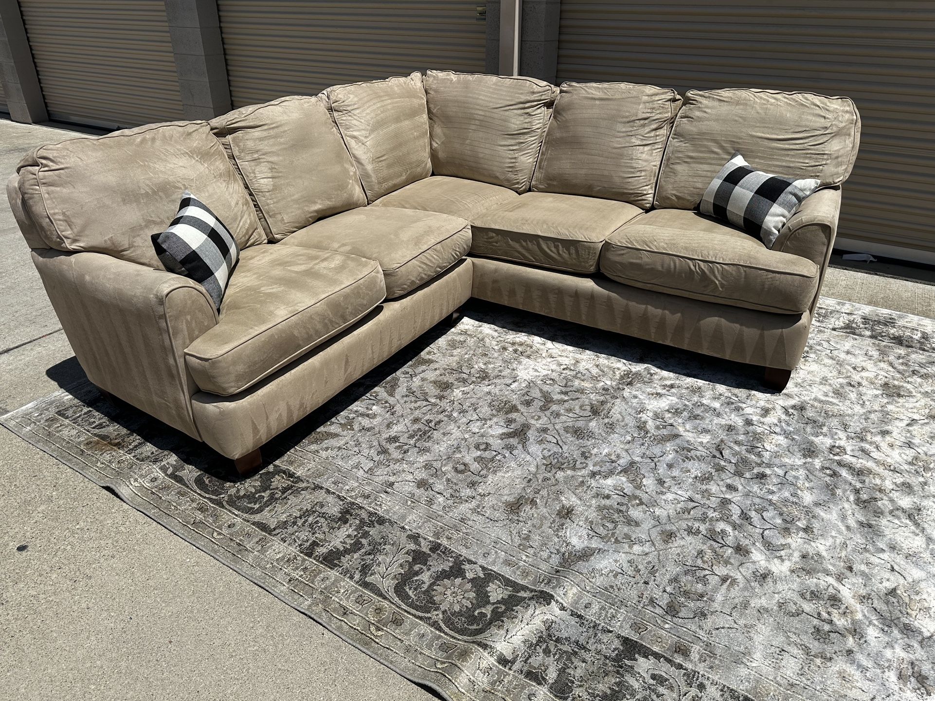 Great Condition L Sectional Couch Sofa 