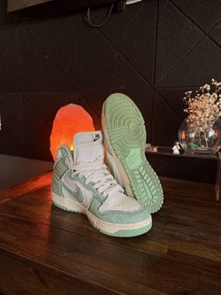 Women’s shoes 8.5