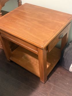 Night stands or end tables