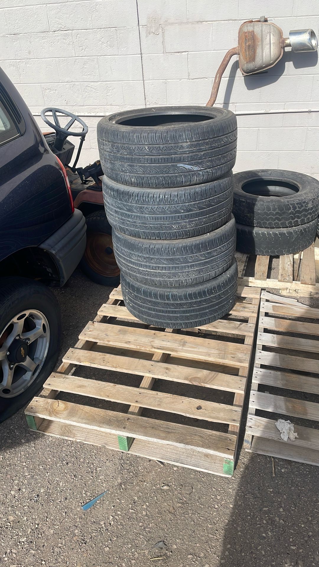 4 255/40 ZR 19 96W M+S Tires