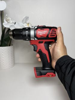 Milwuakee Hammer Drill M18