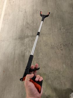 Grabber Reacher Tool with Claw Grip